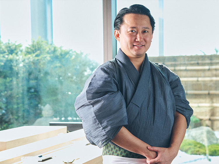 行天 健二 氏